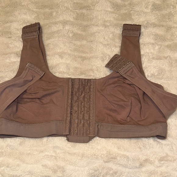 Brown Wireless Compression Bra - Picture 2 of 7